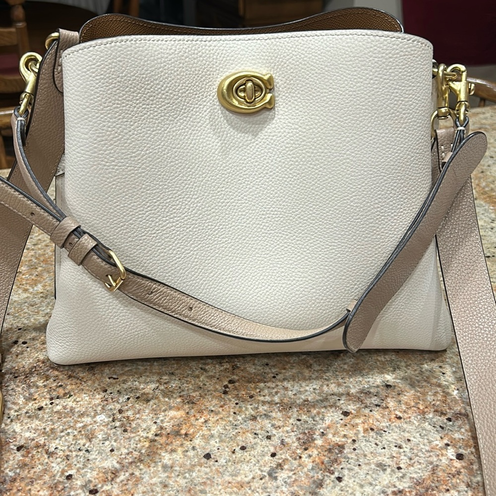Coach purse. 9 1/2”x9x4